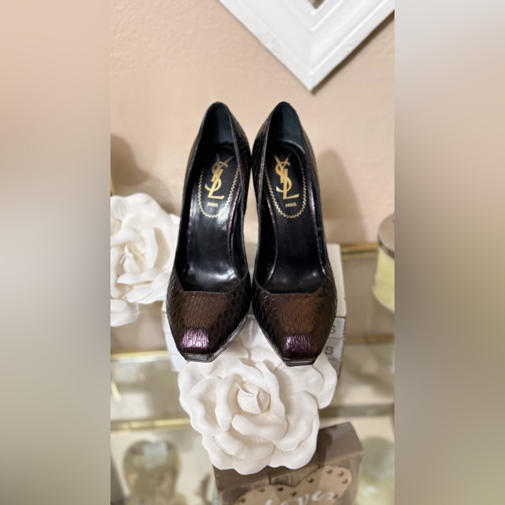 Saint Laurent Brown Textured Pointed-Toe Pumps with Subtle Purple Sheen - Picture 8 of 14